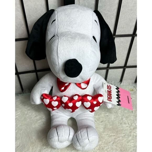 Peanuts Charlie Brown Snoopy Valentines Plush - Picture 1 of 6